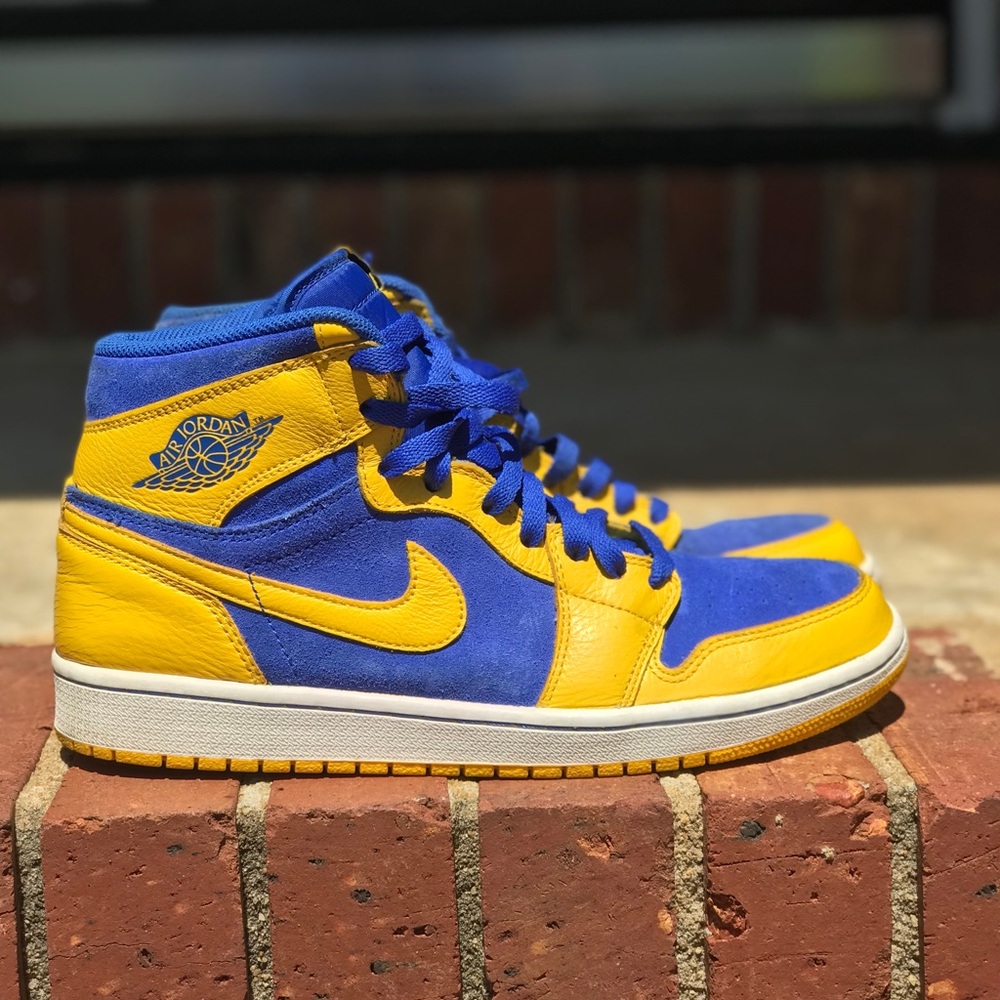 Air Jordan 1 Retro OG High Laney (2013)
Size 9
Great Condition